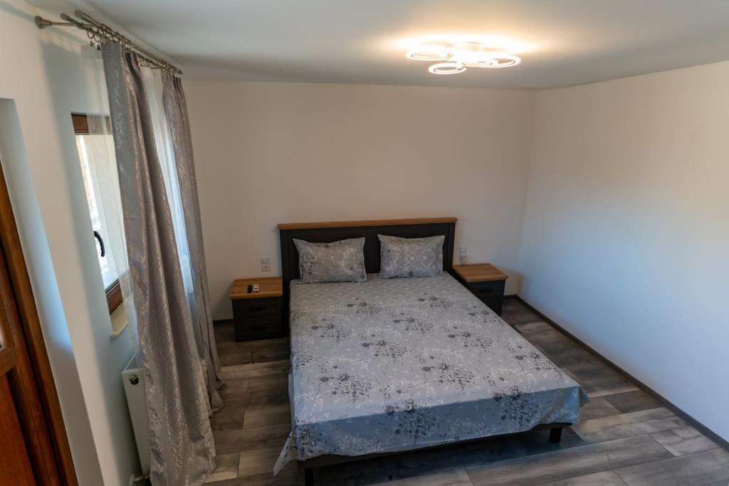 La Bebe 3 Lägenhet Hunedoara Exteriör bild